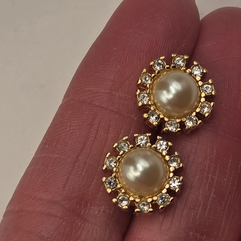 Richelieu VTG Gold Tone Faux Pearl Rhinestone Halo Stud Earrings